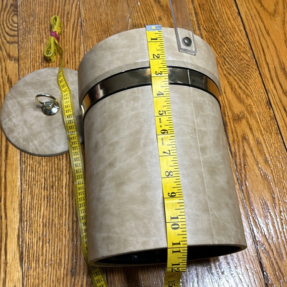 Shelton Ware faux leather Mid-Century Modern ice bucket w/lid.  Lucite handle. - Picture 5 of 11
